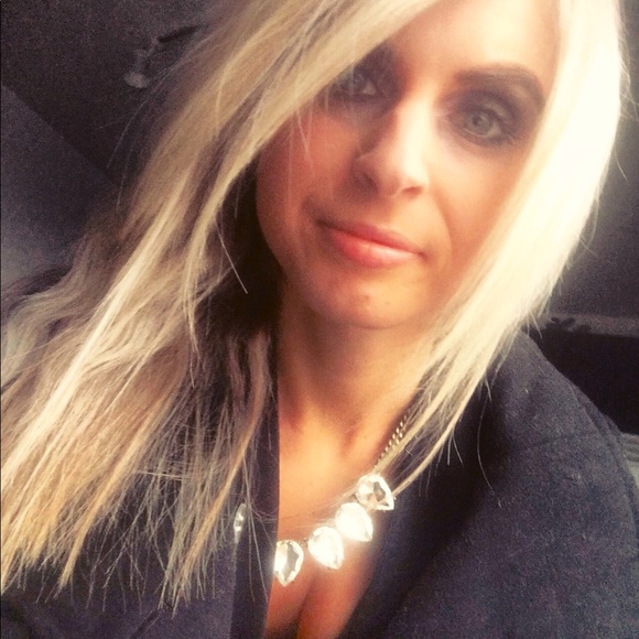 Meet your Posher, Courtney - Picture 6 of 7